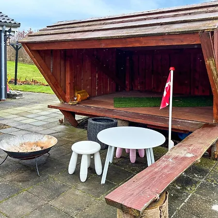 Semesterbostad Lovely In With Sauna