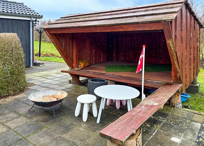 Semesterbostad Lovely In With Sauna